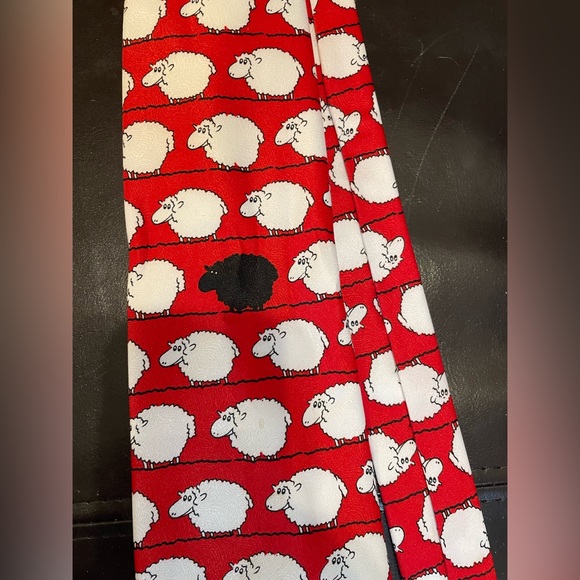 Robin Ruth Black Sheep Tie - Picture 2 of 3